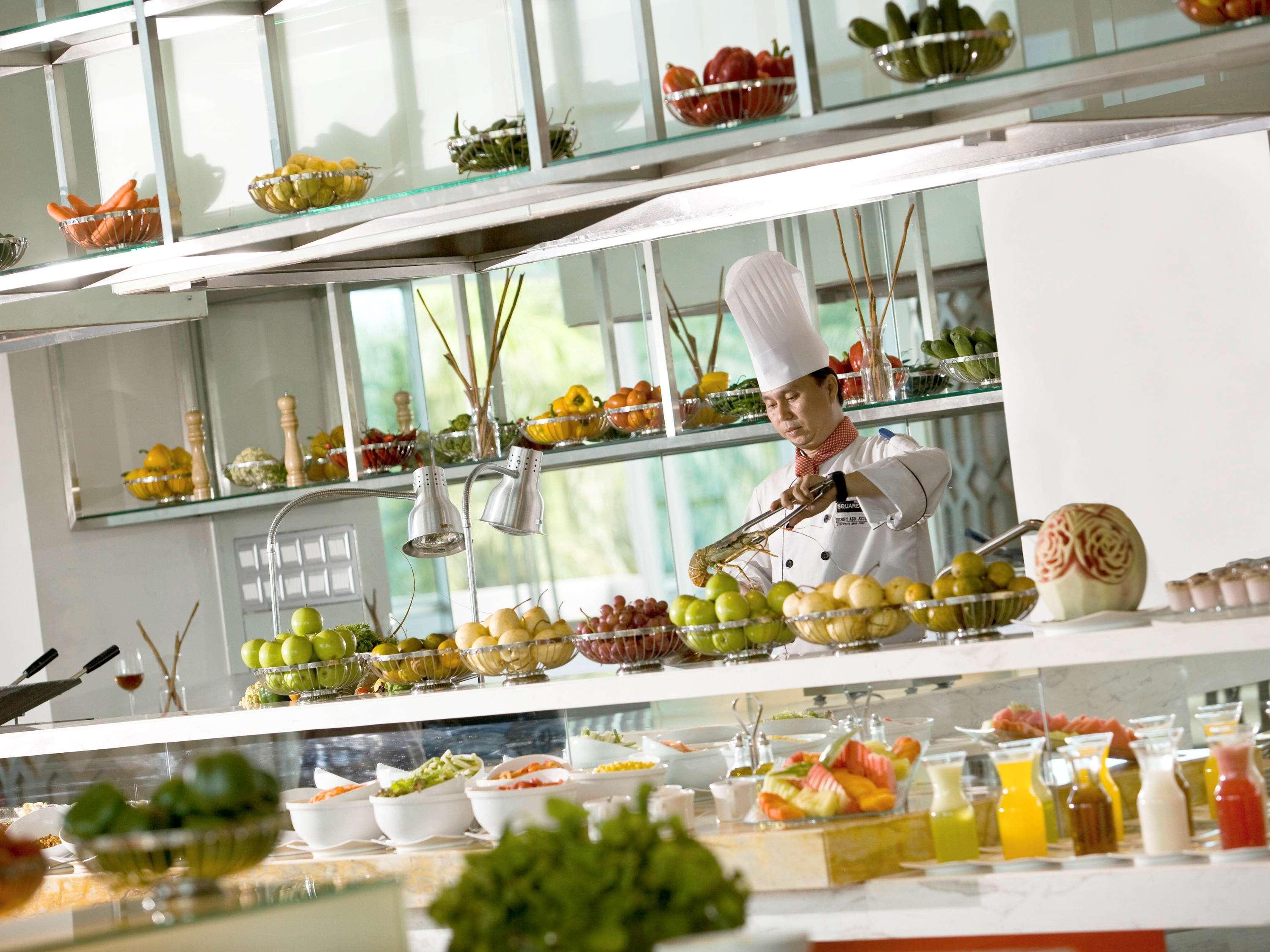 Novotel Bangka Hotel & Convention Center Pangkal Pinang Restaurant photo